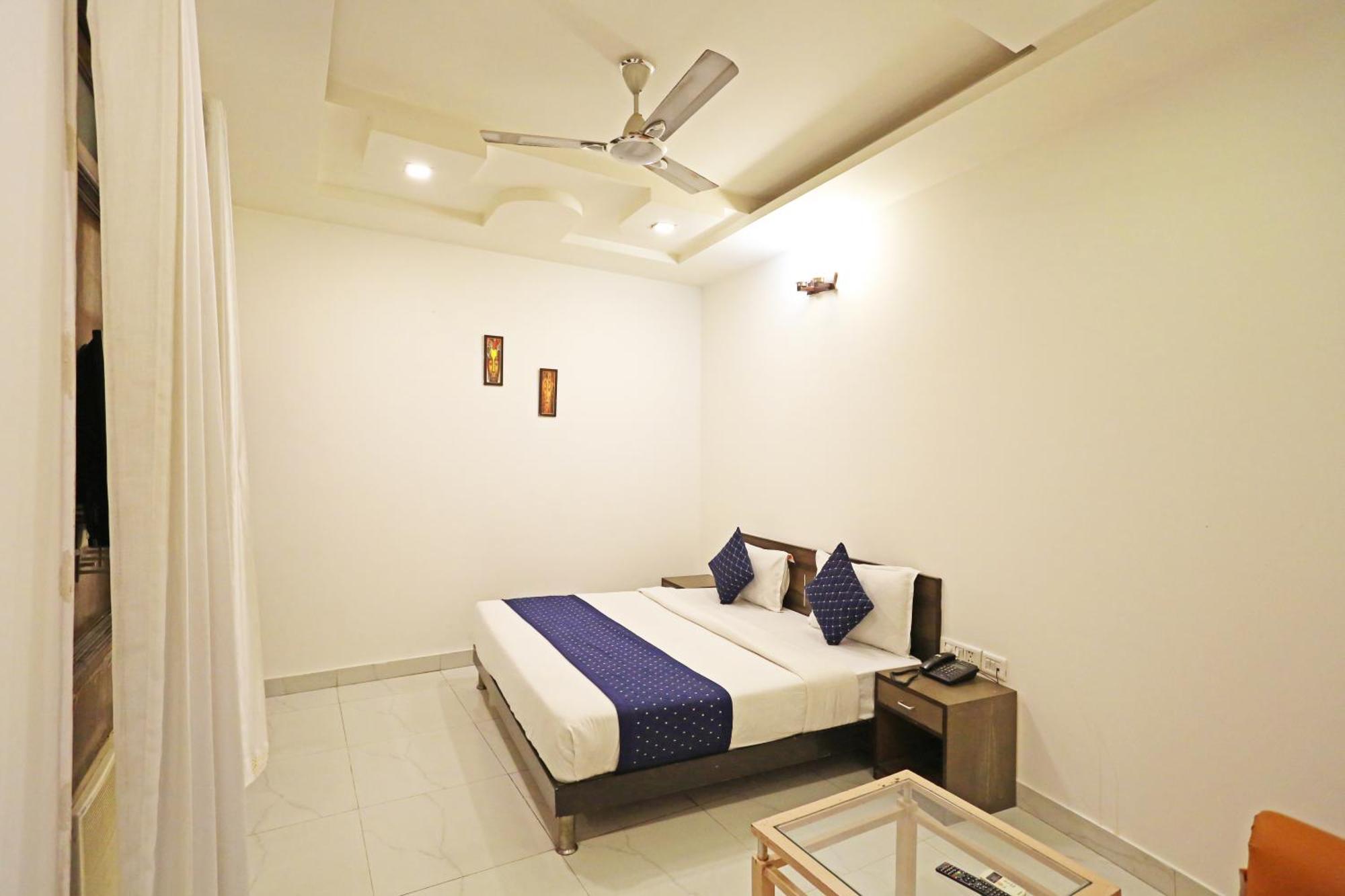Hotel Ambrosia - A Boutique Hotel New Delhi Exterior photo